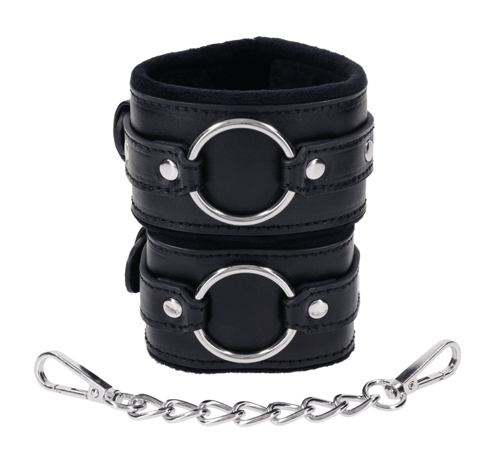 Sex & Mischief Shadow handcuffs, detail of buckle and connecting clip