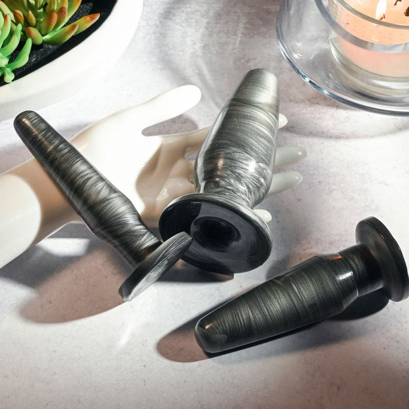 Buy Adam & Eve ANAL ROCKETS TRAINER SET - Black Butt Plugs - Set of 3 Sizes – Naughtyhut NZ sex toys online. Discreet delivery & top brands.