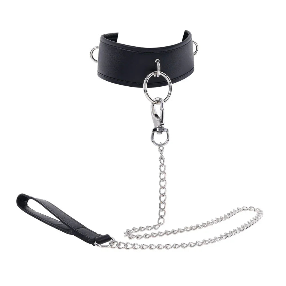 EDGE collar front view with the swivel clip and chain draping to the padded handle