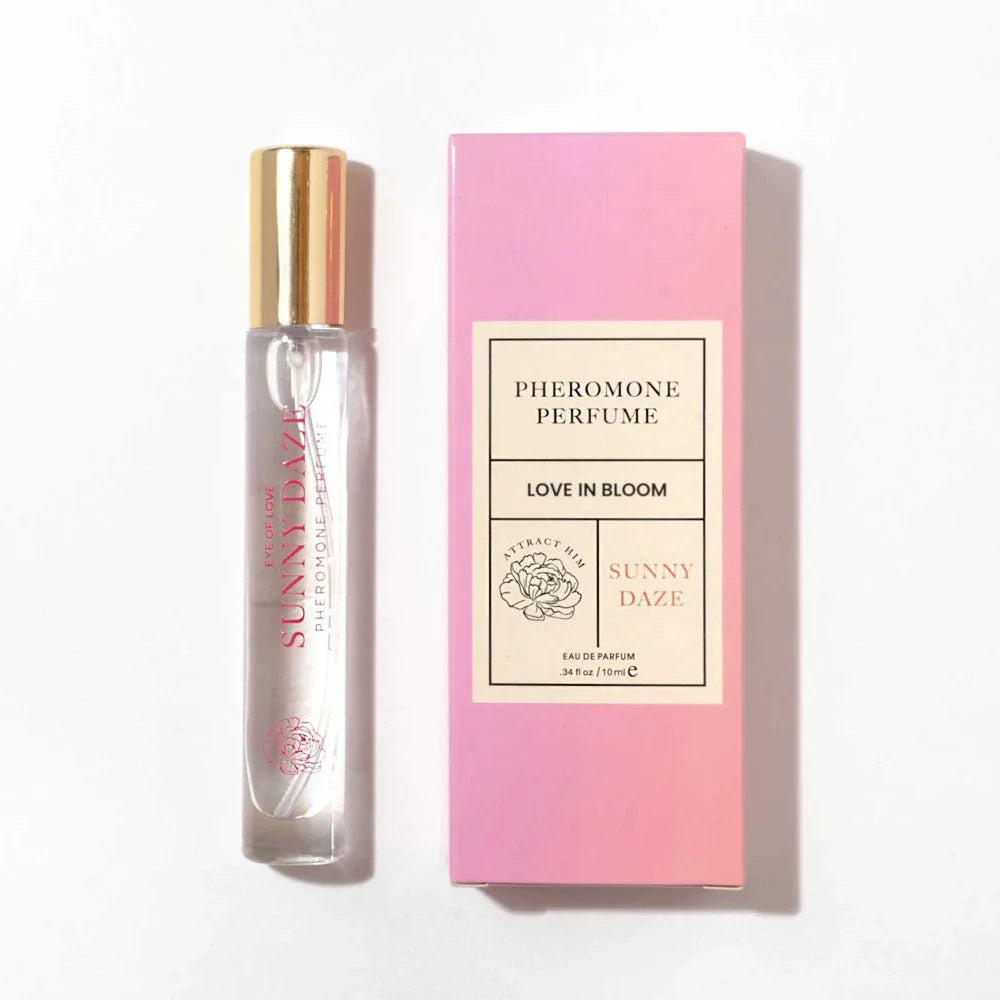 Eye Of Love Sunny Daze 10ml vial laid flat beside its pink carton