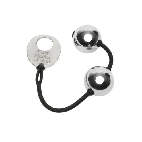 Fifty Shades of Grey Inner Goddess Pleasure Balls 221 g, weighty silver balls close up