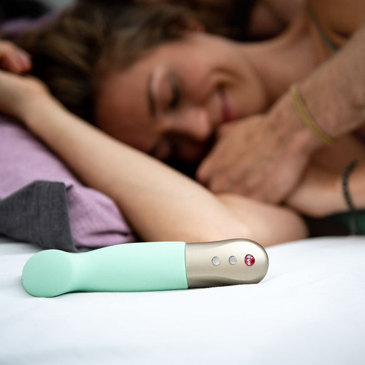 Fun Factory SUNDAZE pistachio - Pistachio Green 17.5 cm USB Rechargeable Thrusting Vibrator – Sex toys NZ by Naughtyhut. Discreet delivery nationwide.