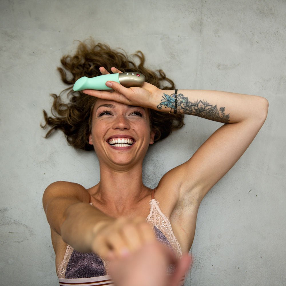 Fun Factory SUNDAZE pistachio - Pistachio Green 17.5 cm USB Rechargeable Thrusting Vibrator – Sex toys NZ by Naughtyhut. Discreet delivery nationwide.