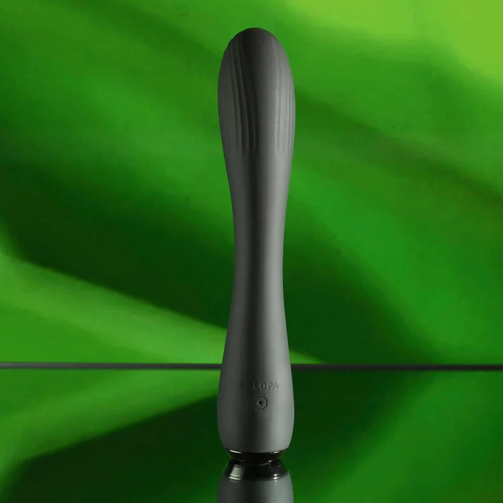 Midnight Magic upright showing the smooth back of the shaft