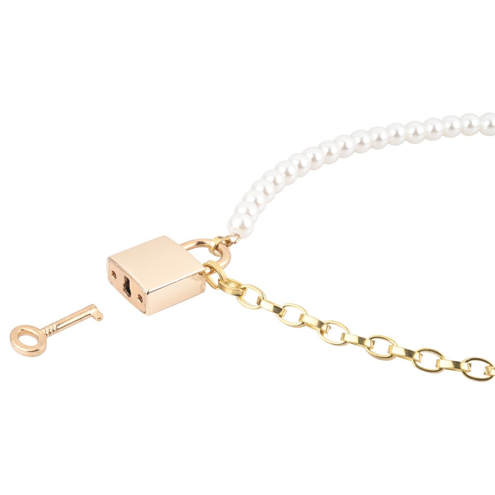 Buy Sex & Mischief Pearl Day Collar - Pearl/Gold Necklace – Naughtyhut NZ sex toys online. Discreet delivery & top brands.