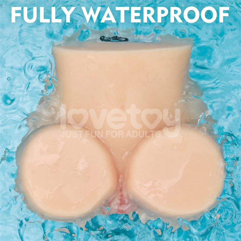 Streetgirls masturbator submerged in water, captioned fully waterproof